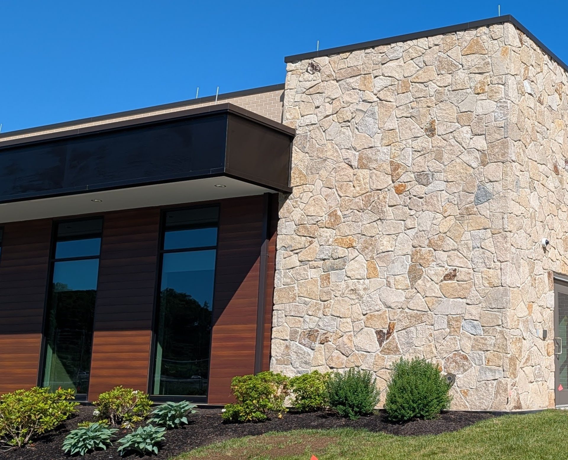 Seneca Limestone® buff irregular